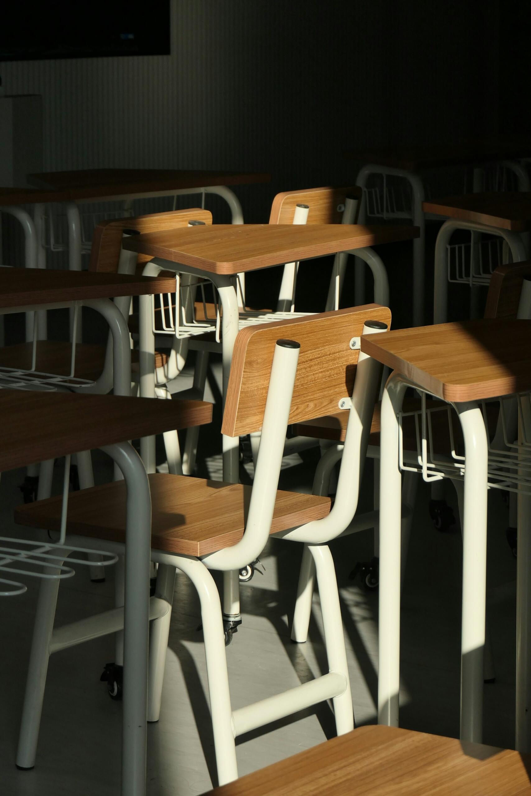 école chaises