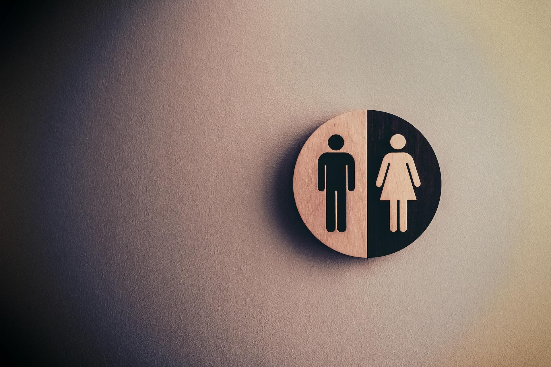 toilettes avec représentation homme et femme