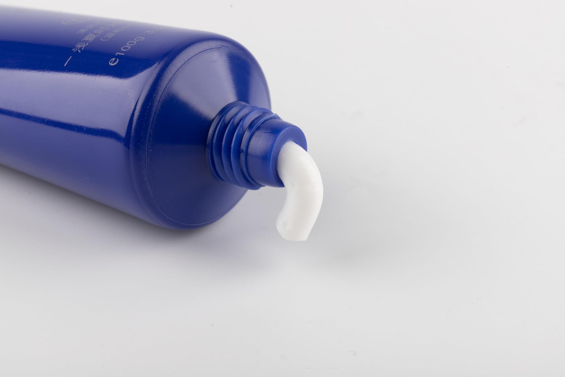 dentifrice avec fluor atome 9