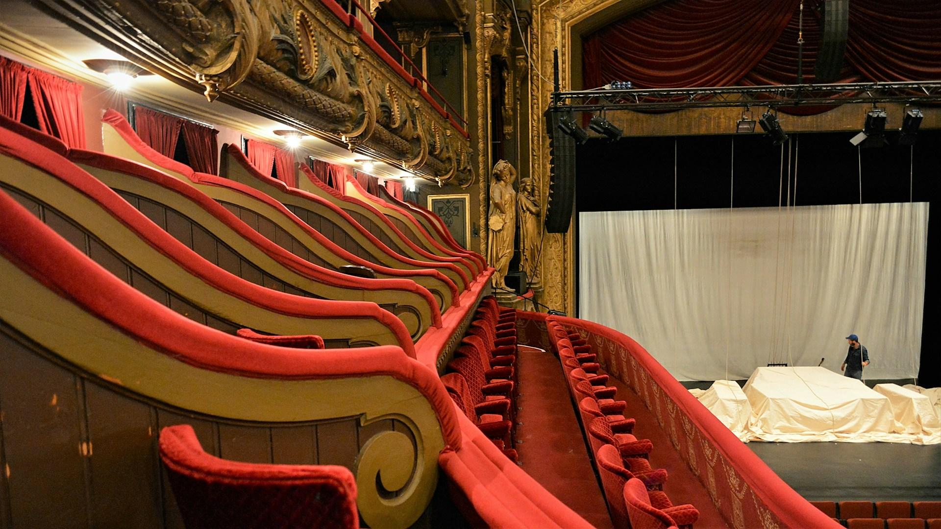 théâtre lieu places rouges