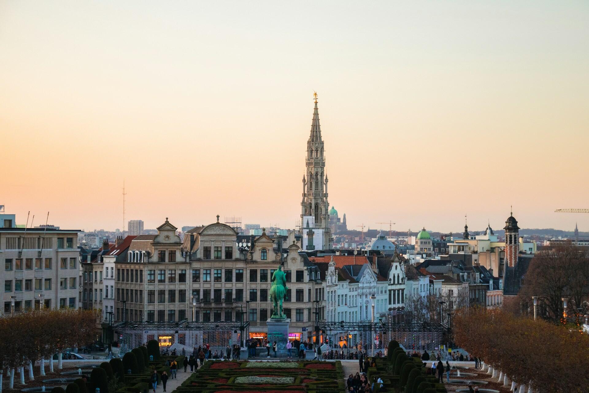 soleil couchant sur brussels