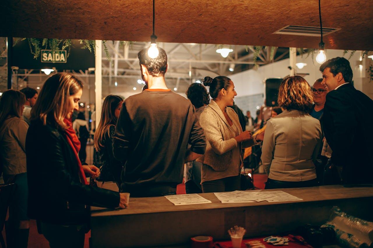 groupe de jeunes reunis