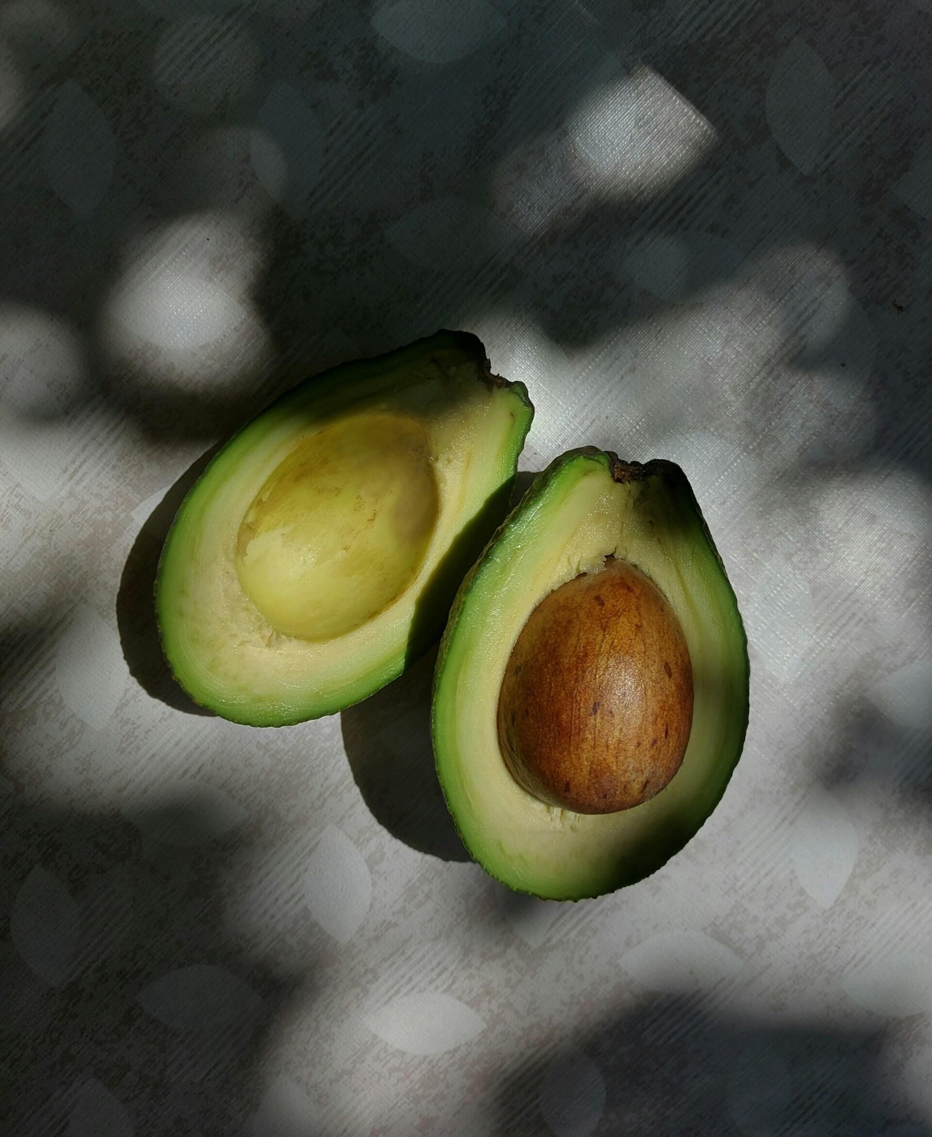 avocat coupé en deux