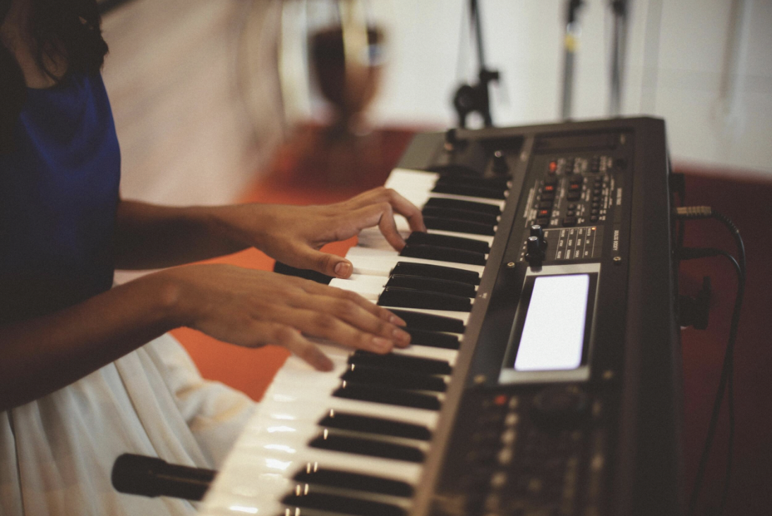 цифрово преносимо пиано