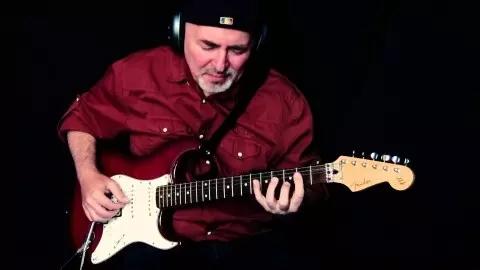 Música boa no violão e na guitarra é com o ritmo apurado!