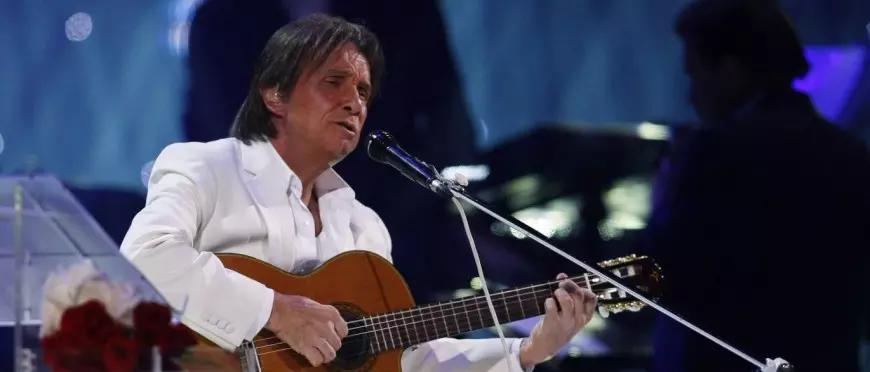 Roberto Carlos é o mestre das músicas românticas para violão