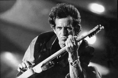 "Angie" dos Rolling Stones é uma excelente cantada para tocar no violão