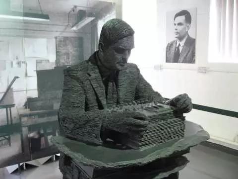 Escultura de Alan Turing