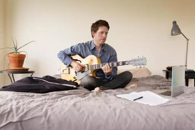 cursos de guitarra ou violão na internet