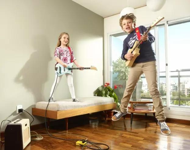 Ajude seu filho a aprender violão e guitarra