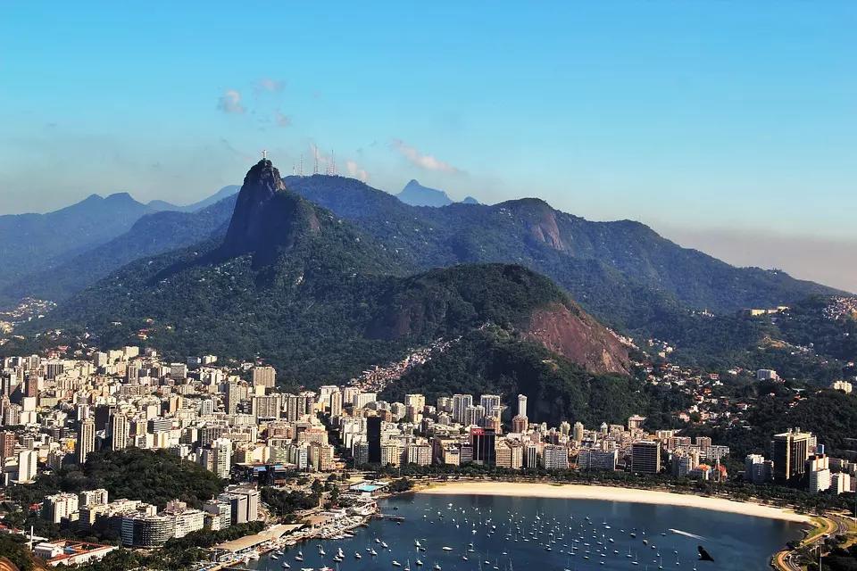 toque violão na capital carioca