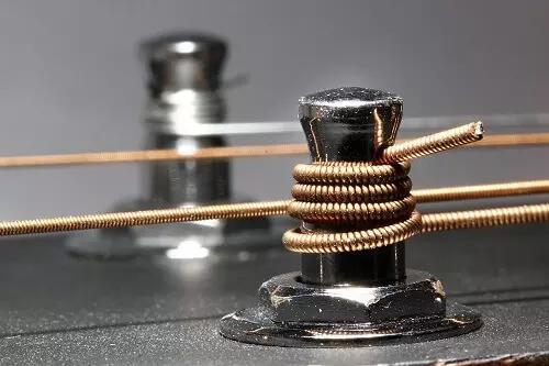 As guitarras podem variar o número de cordas.