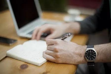 Cada cidade e estado funciona de um jeito para pedir para sair do ensino público