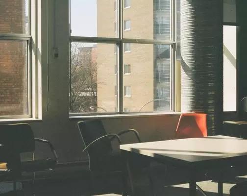 Descubra como dar aulas pode ser uma fonte de renda alternativa. 