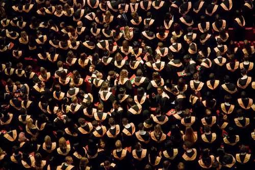 Estudar muito e não aprender a língua inglesa não é boa coisa