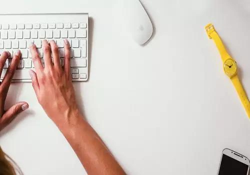 Estude inglês na web.