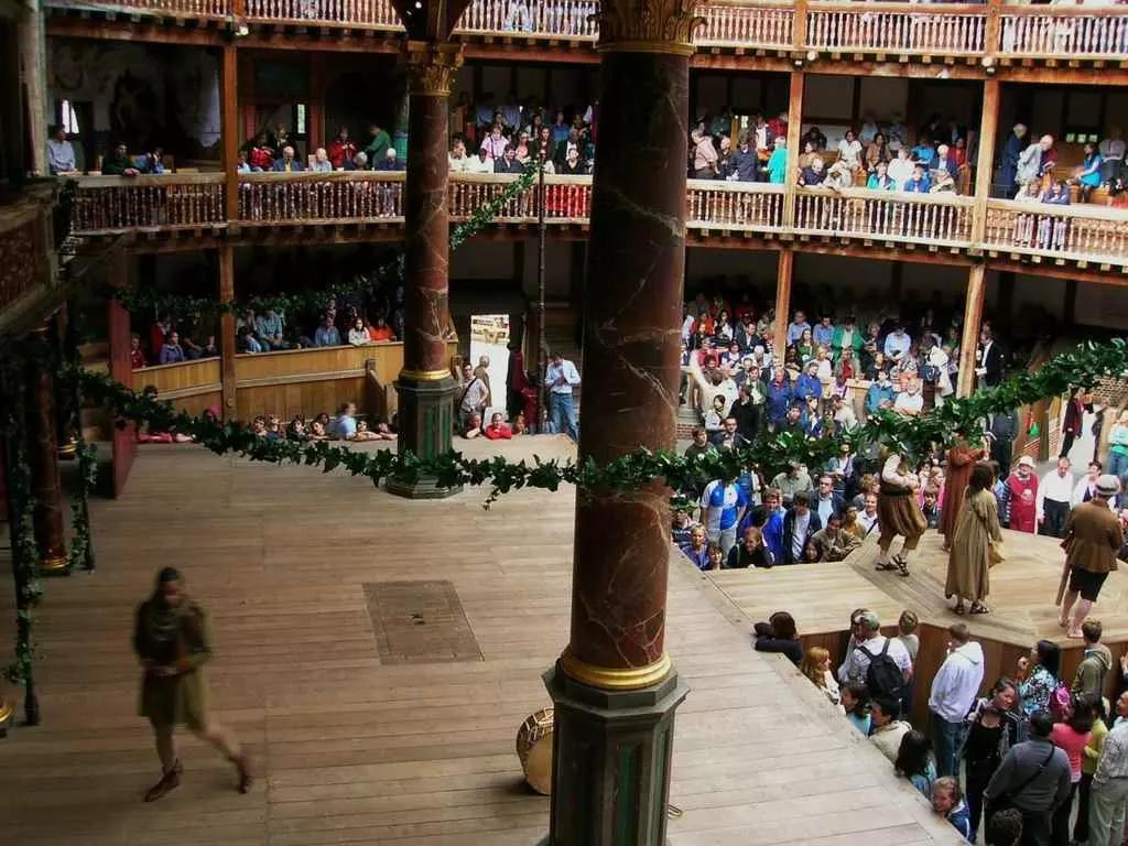Aprenda a língua inglesa e as artes cênicas
