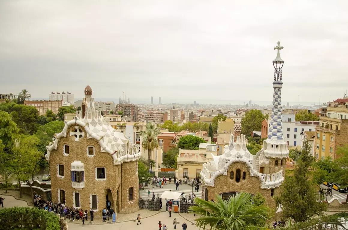 Saiba o idioma no parque Guell