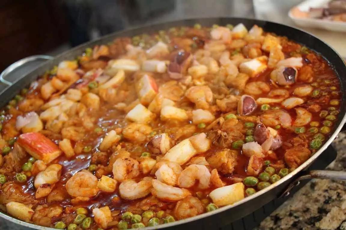 A paella é um prato tradicional da Espanha