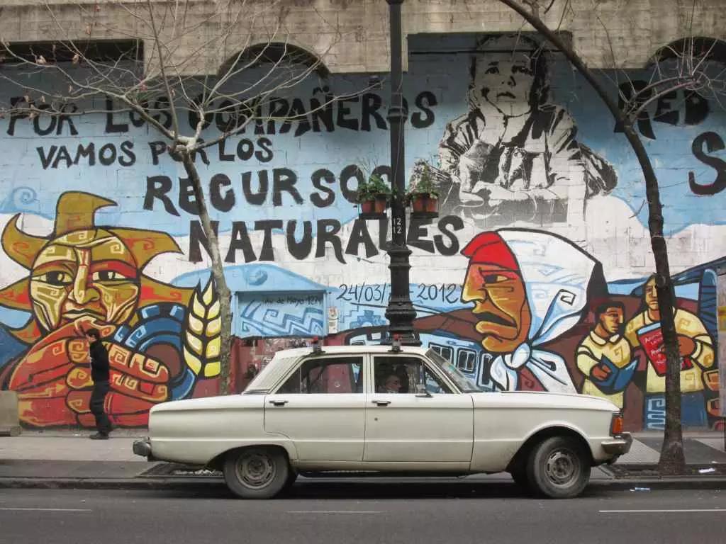 Lecionar o idioma pode ser o caminho