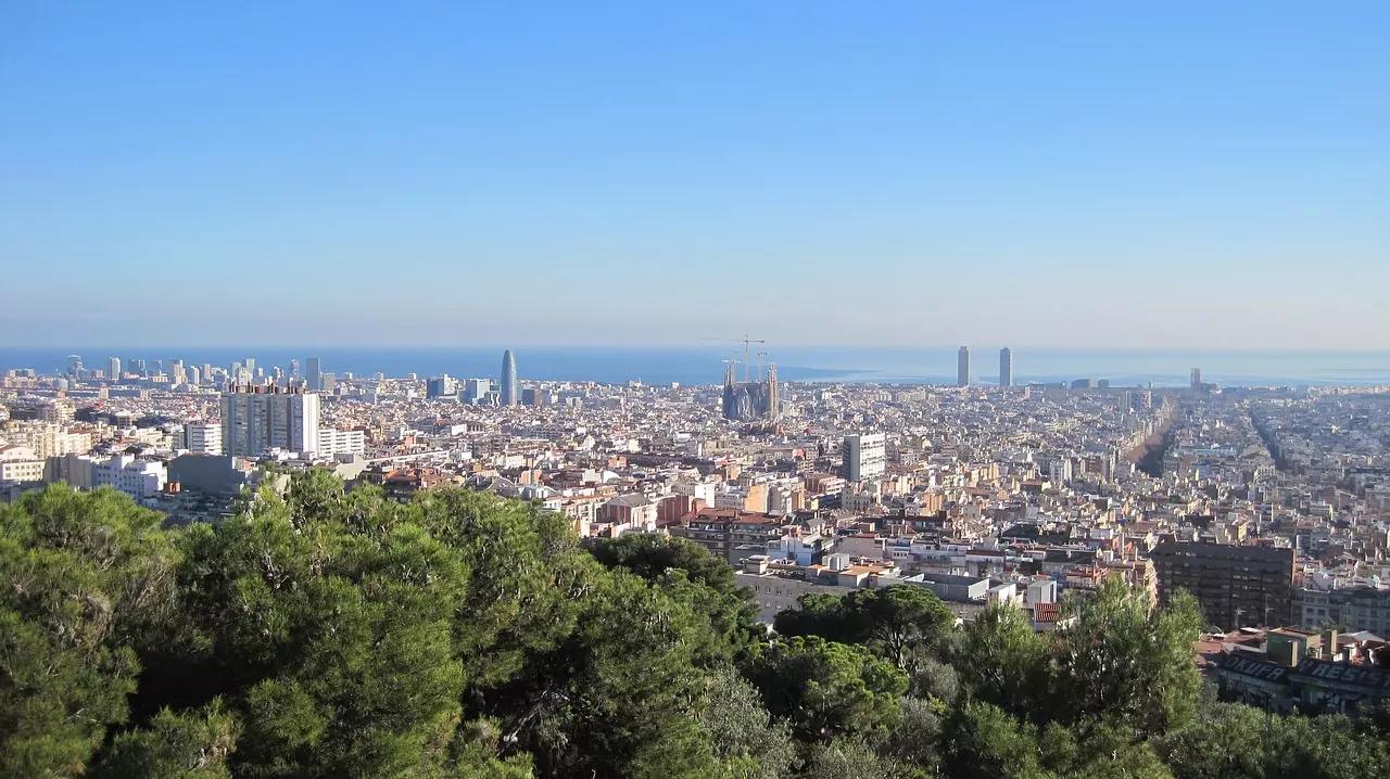 É melhor ir para Barcelona ou Madrid?
