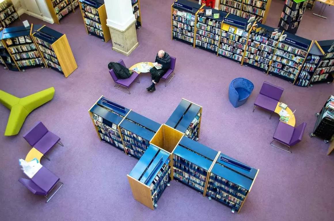 Encontre o significado das expressões na língua portuguesa