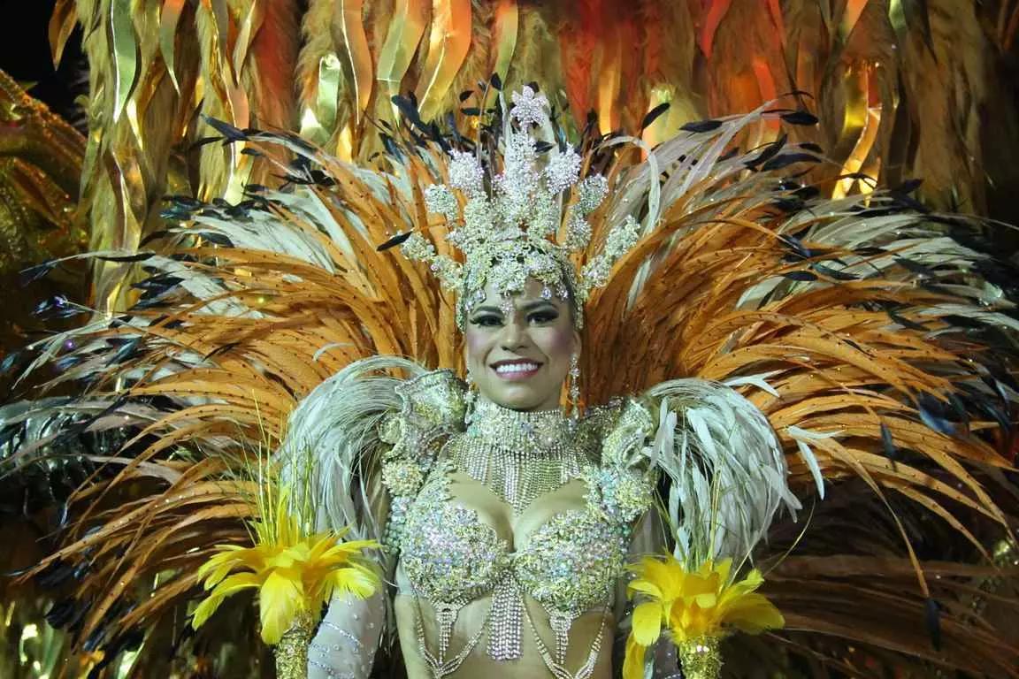 As mulheres brasileiras são conhecidas graças às festas cariocas