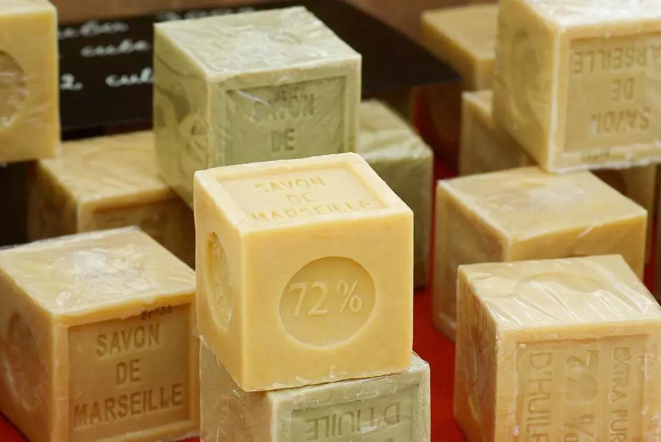 Savon de Marseille é originário de Marselha.