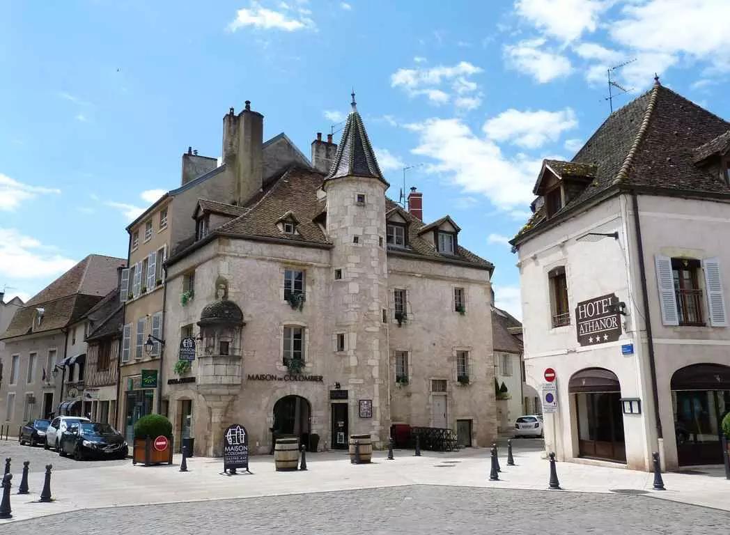 Aprenda a língua francesa e a história do país