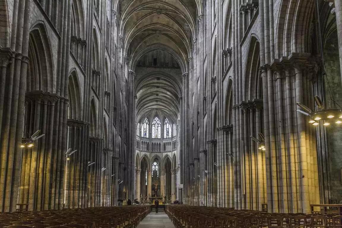 Aprenda a língua francesa e visite o país