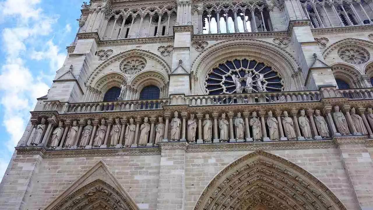 Visite a França e seus monumentos incríveis