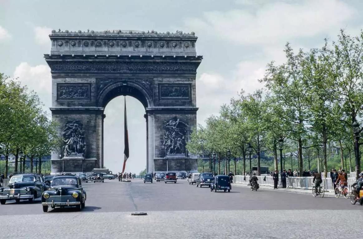 Não deixe de visitar a França e conhecer seu idioma