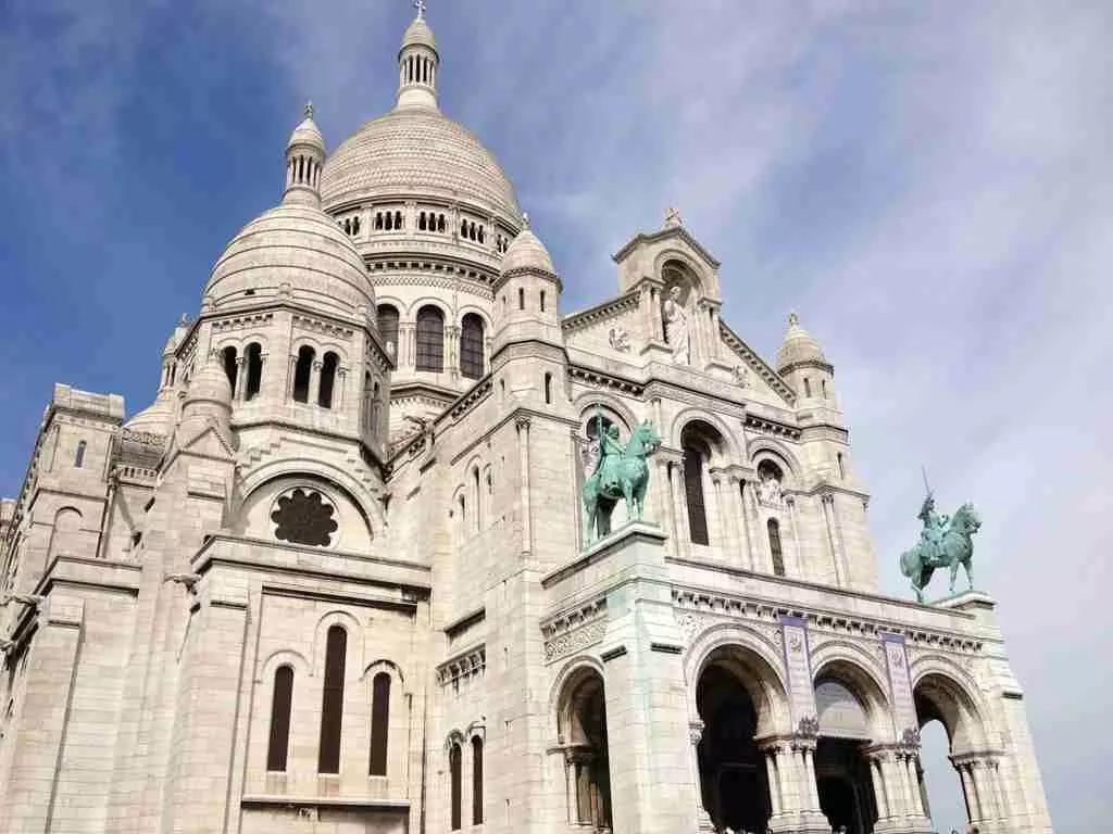 O idioma da França pode ser ensinado em sua capital