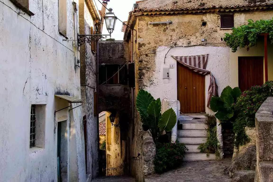 Aprenda italiano e passeie pelo interior