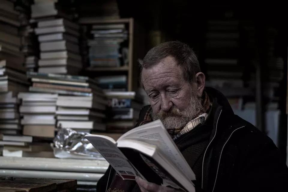 Para se tornar professor, é preciso estudar igualmente a literatura francesa.