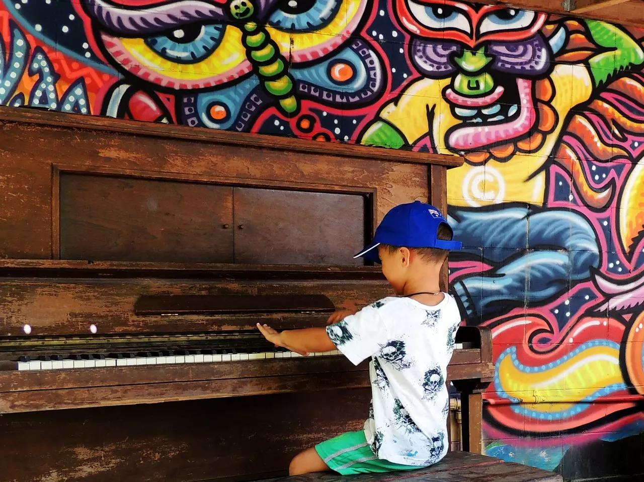  O prazer de tocar piano.