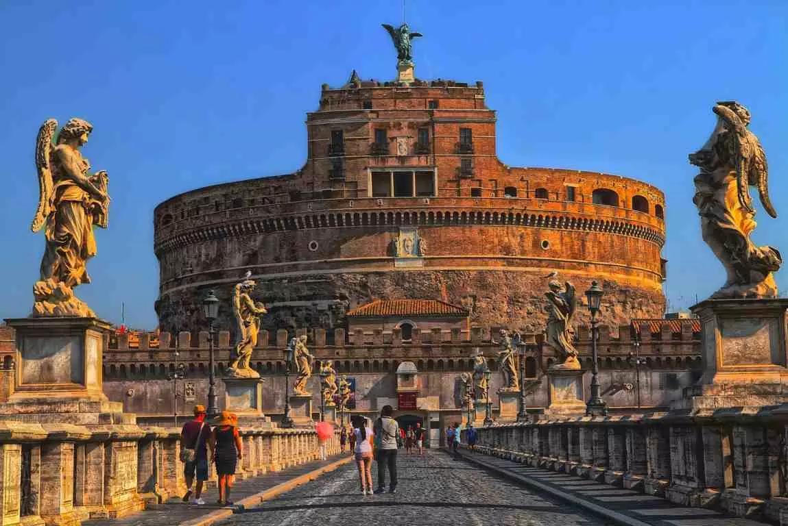 Fale italiano conheça os monumentos locais