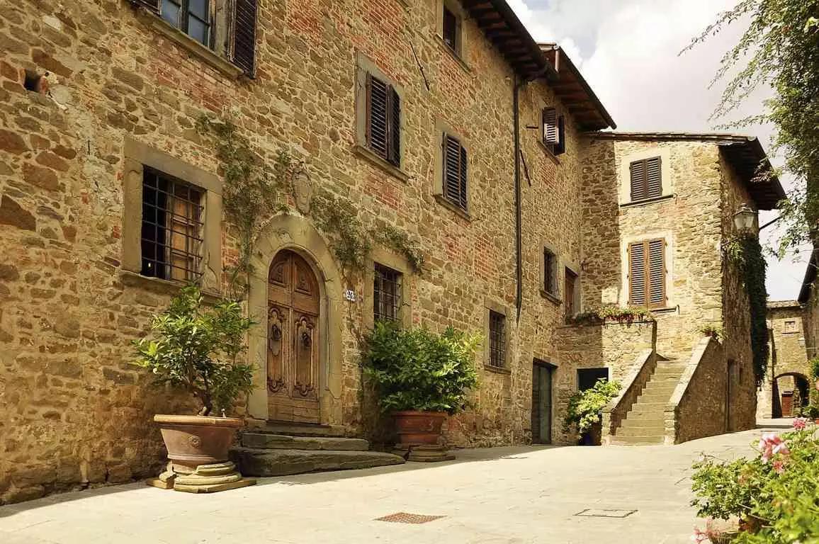 Não deixe de visitar o país para conhecer seu idioma