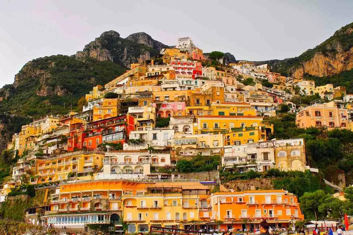 Visite as praias e aprenda italiano