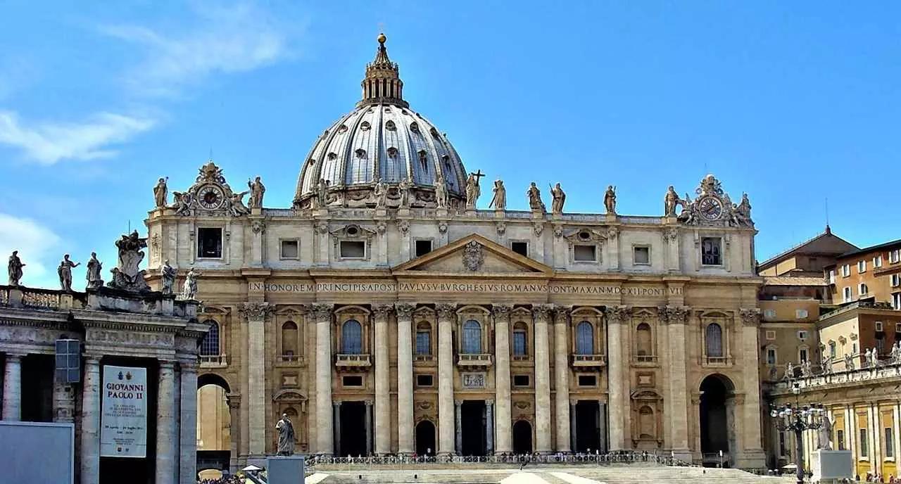 A igreja católica é muito poderosa na Itália