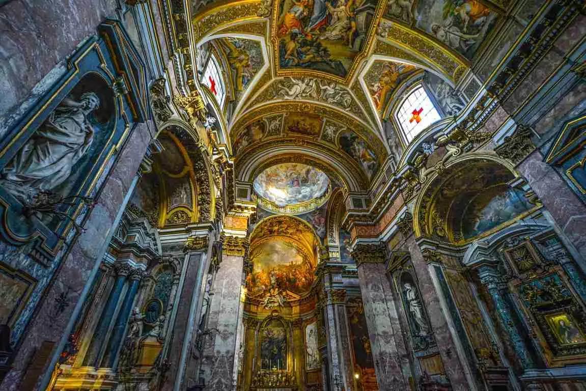 Fale a língua italiana e vá para o país de Dante