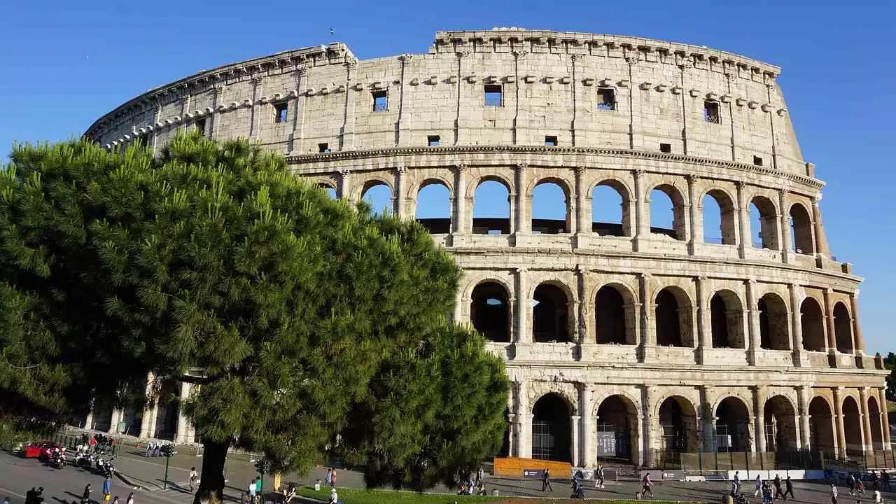 O Coliseu é um importante monumento italiano