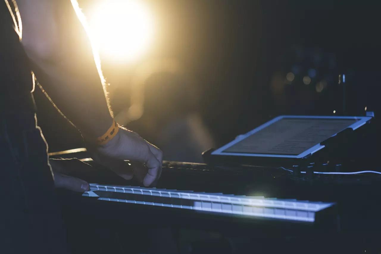 Como usar novas tecnologias para ensinar piano?