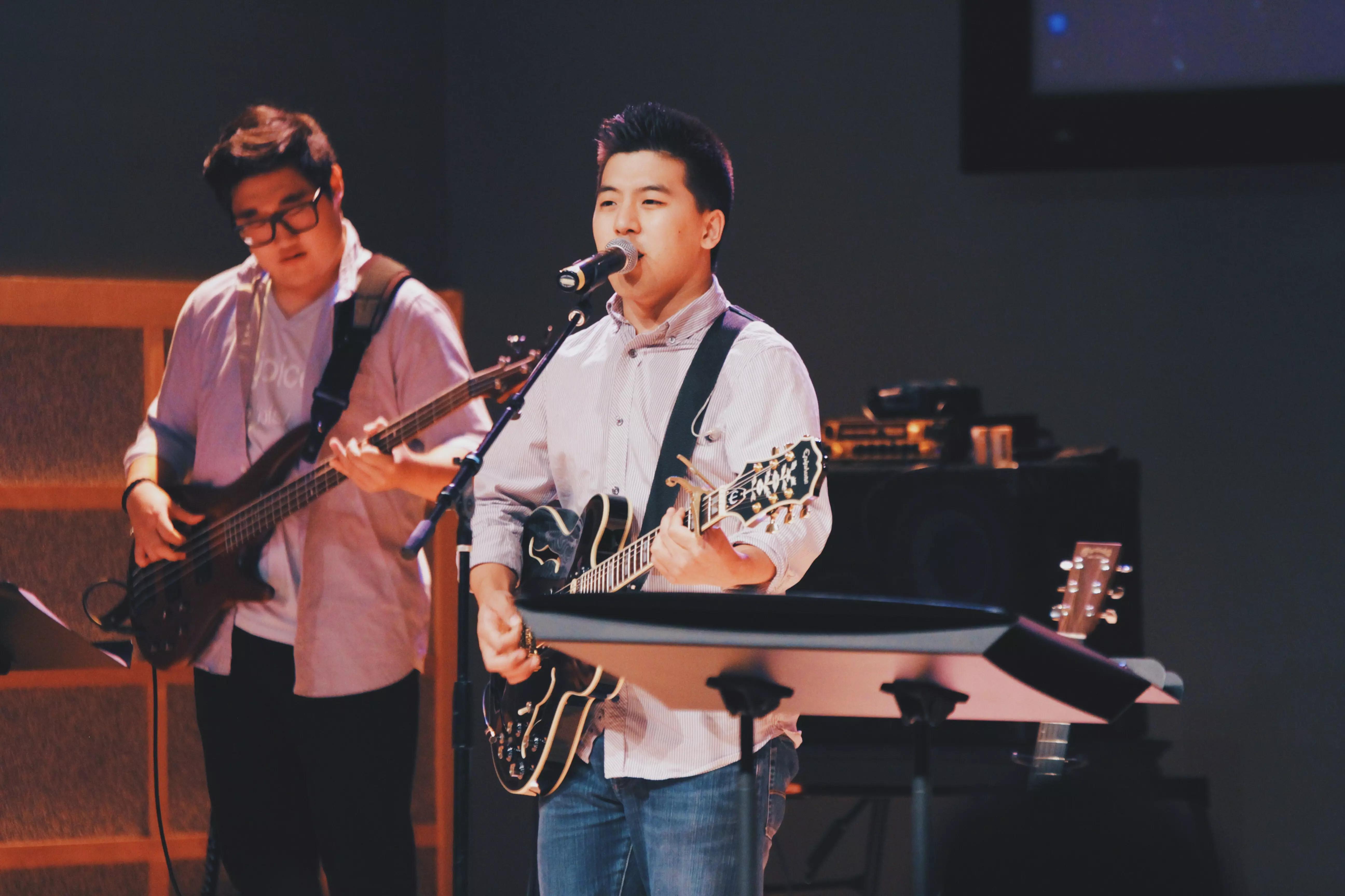 Saber tocar um instrumento é complementar