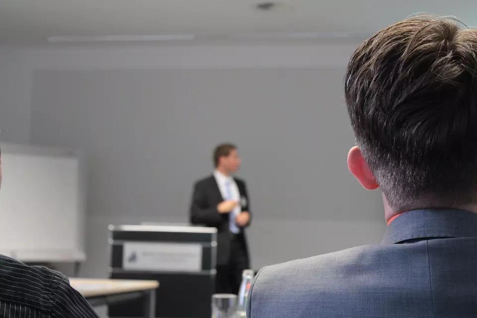 Como escolher um bom professor de alemão de acordo com o seu perfil?