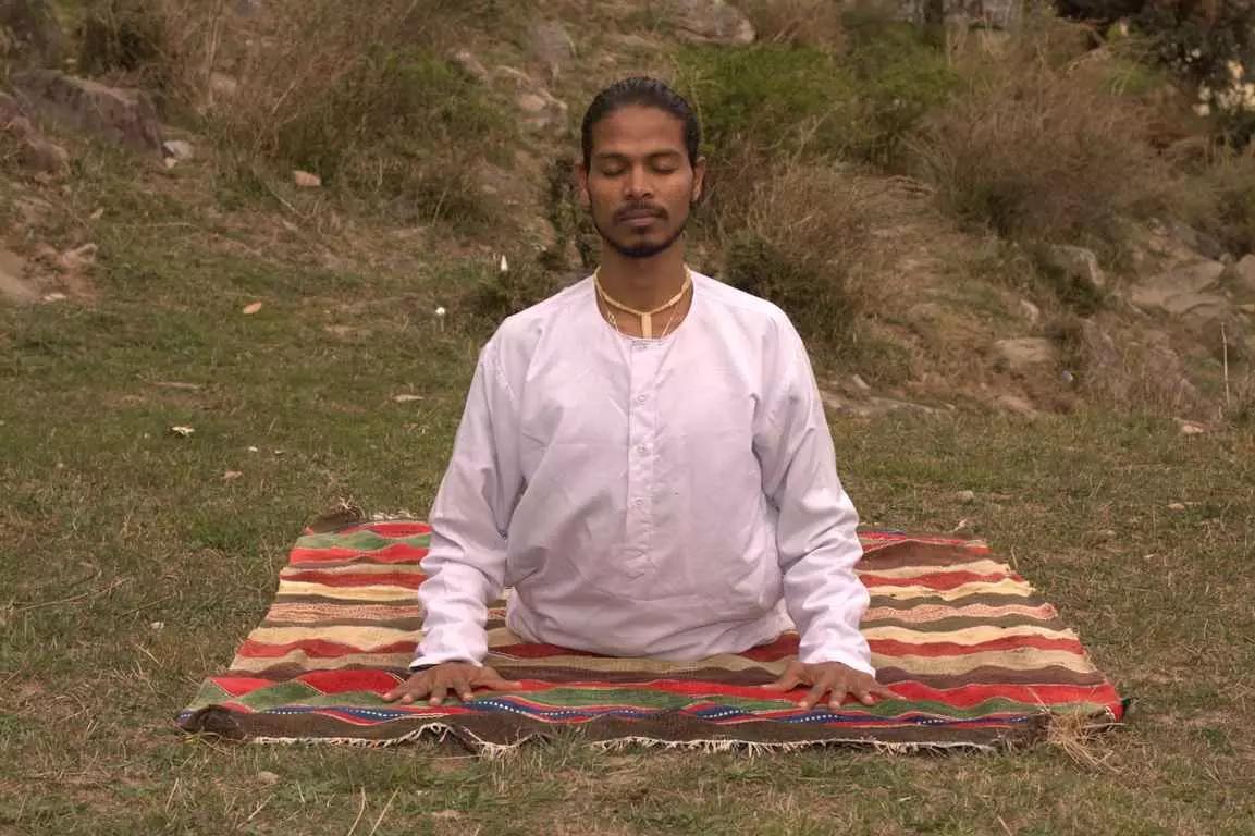 Faça alongamentos para fazer asanas difíceis