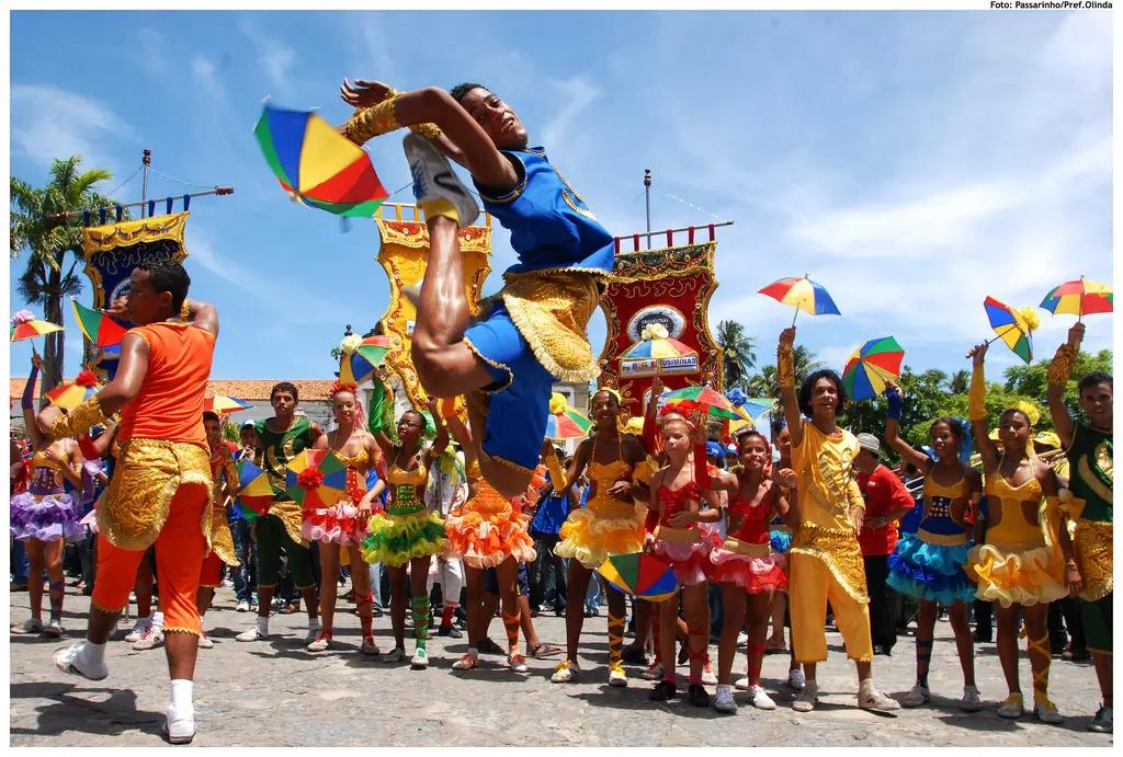 Manifestações tradicionais de rua em Recife.