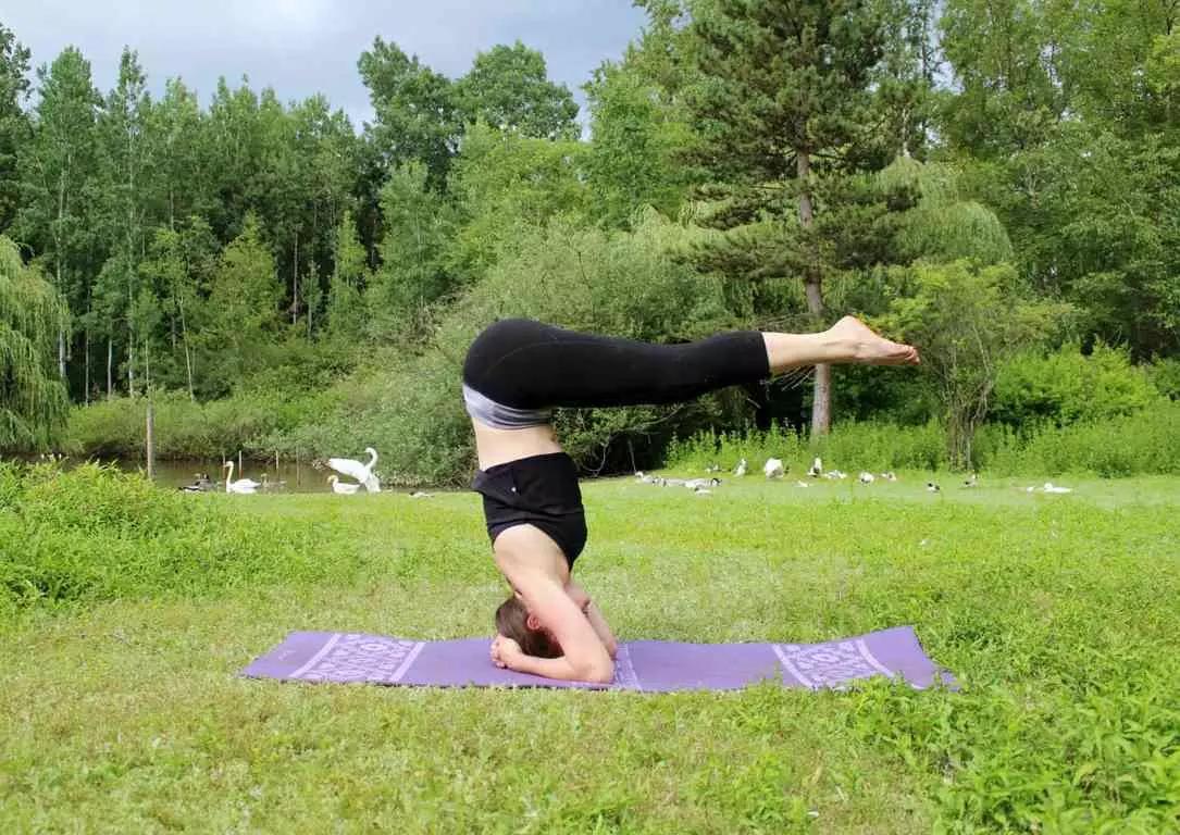 Asanas complicadas são proibidas para pessoas com algum problema de saúde