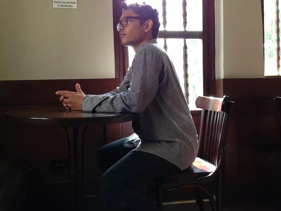 Se você possui um escritório, então sua tarifa será diferente daquela estipulada por professores que atende em domicílio.