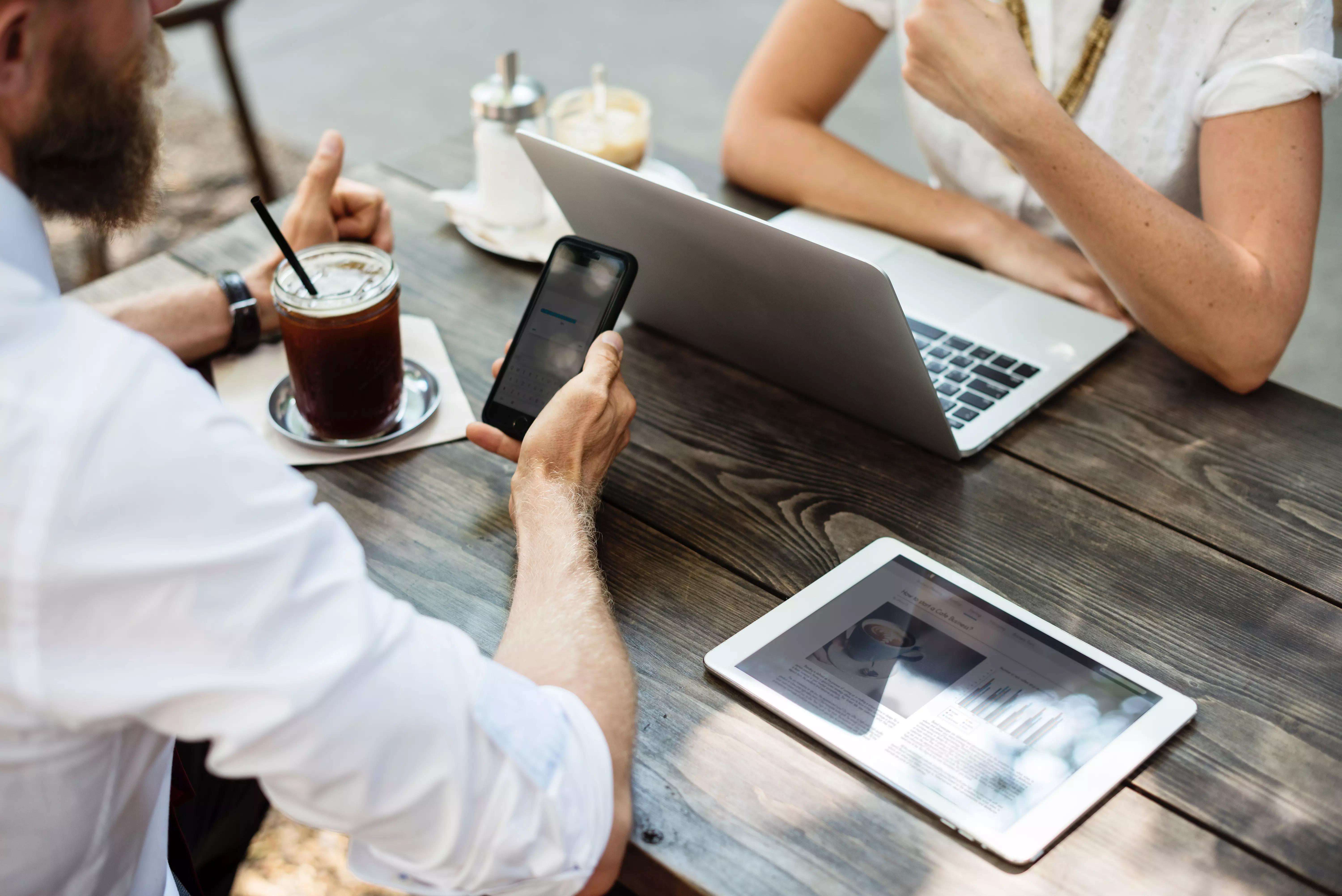 Para dar aulas é necessário uma conexão internet de qualidade.